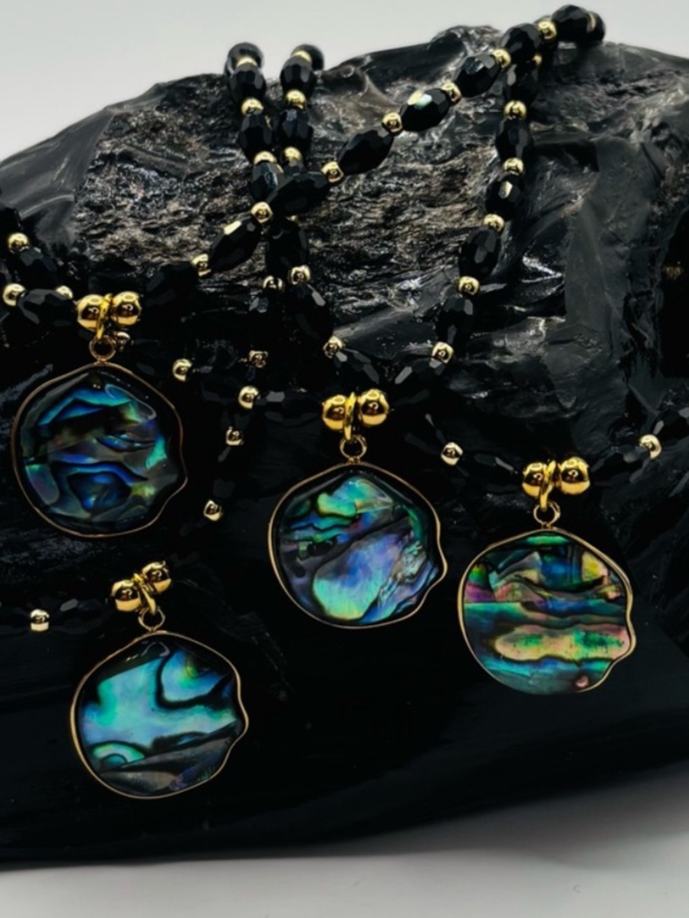 *ANKLET* S. Steel Gold Abalone with Black Crystal Stretchy Anklet